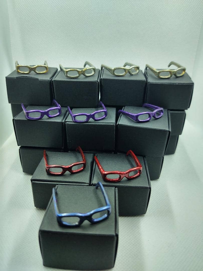 Set 3 Barbie eyeglasses with black boxes