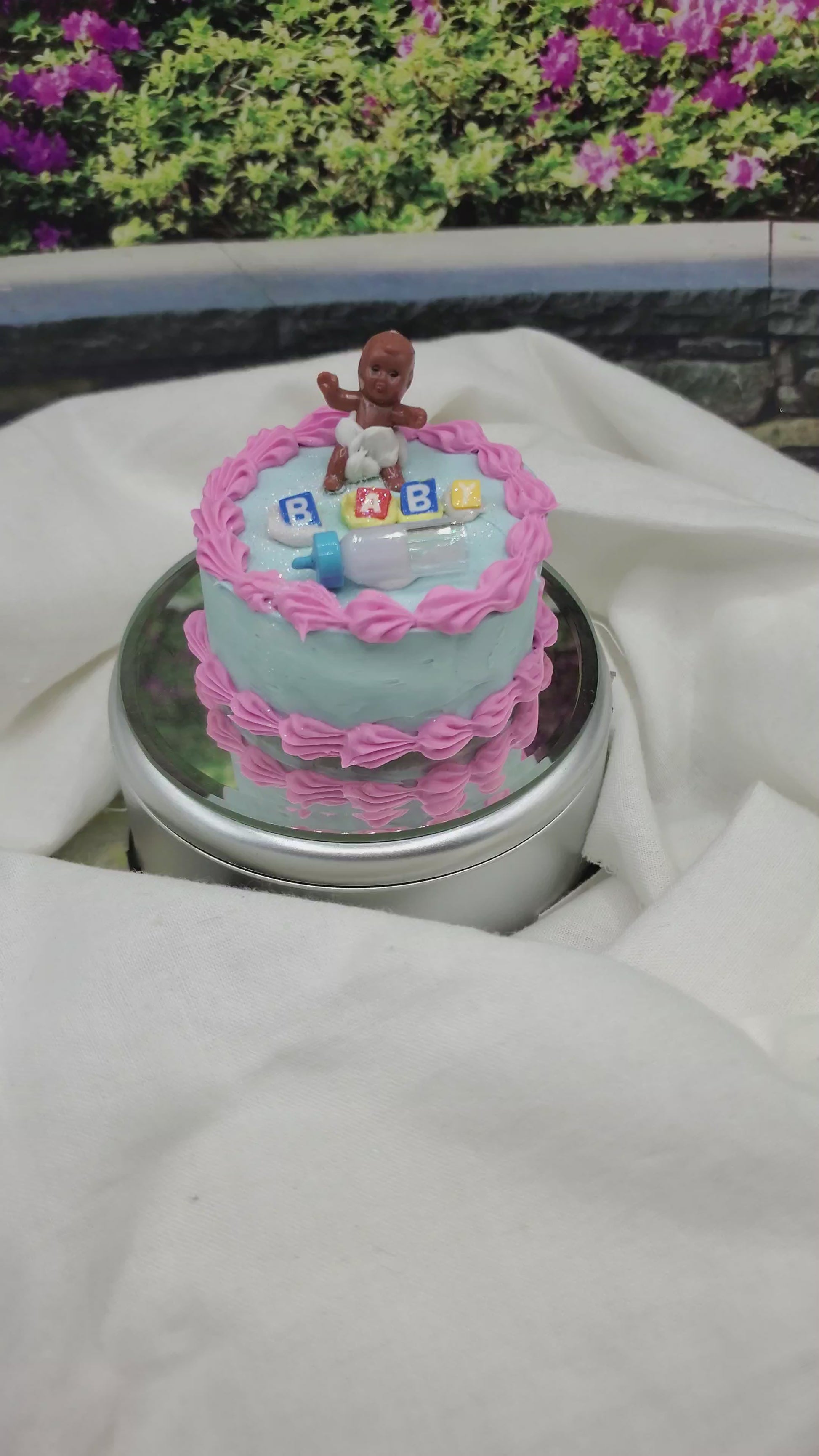 Video of 2 inch cake