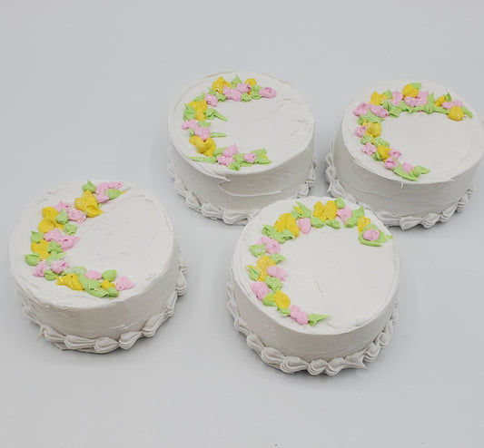 1:4th Scale Flowered Spray Bakery Cake Miniature Food